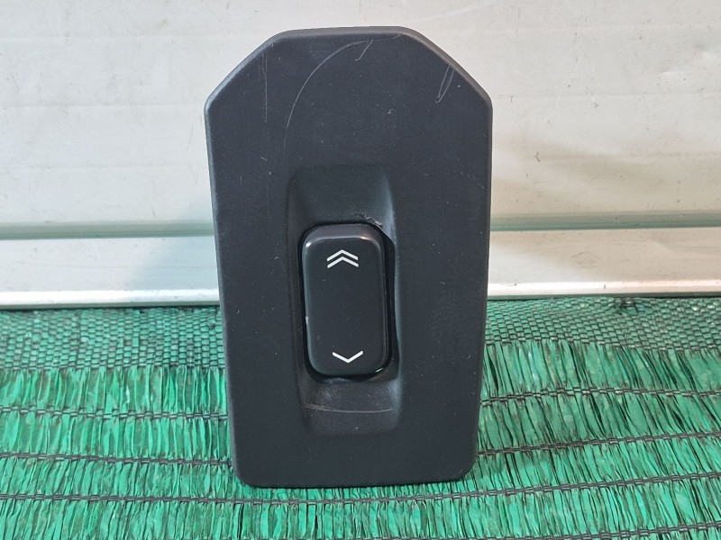 Recambio de mando elevalunas trasero derecho para cadillac cts 3.0 referencia OEM IAM   