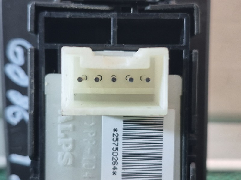 Recambio de mando elevalunas trasero derecho para cadillac cts 3.0 referencia OEM IAM   