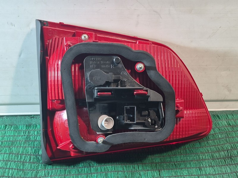 Recambio de piloto trasero derecho interior para volkswagen touran (1t3) referencia OEM IAM   