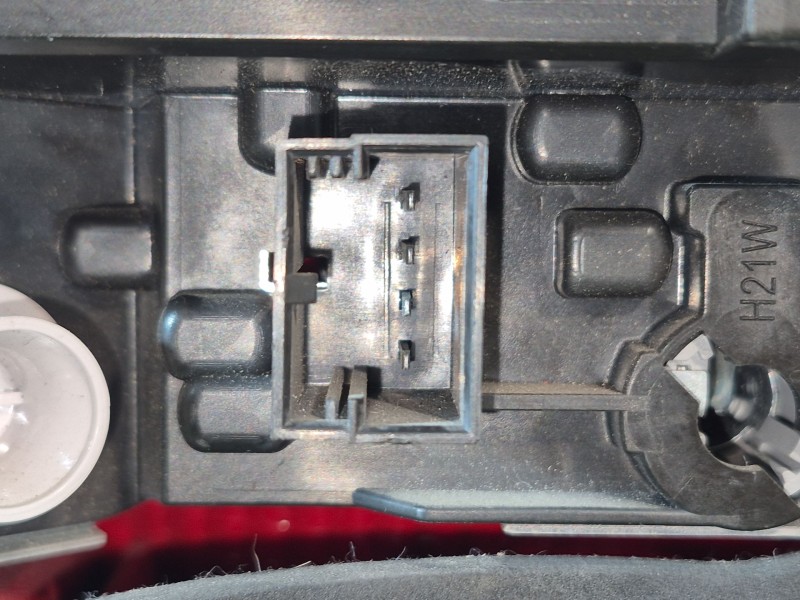 Recambio de piloto trasero derecho interior para volkswagen touran (1t3) referencia OEM IAM   