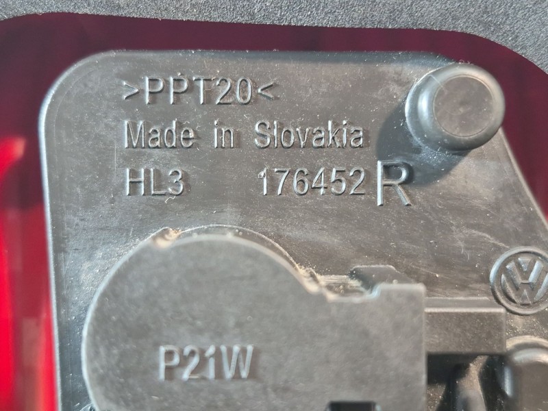 Recambio de piloto trasero derecho interior para volkswagen touran (1t3) referencia OEM IAM   