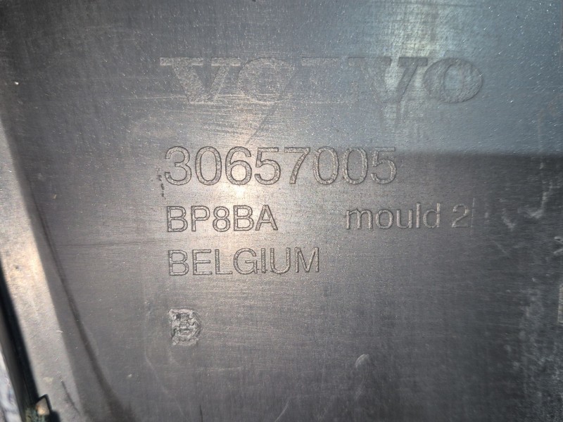Recambio de paragolpes delantero para volvo s40 ii (544) 2.0 d referencia OEM IAM 30657005 8698093 30657005