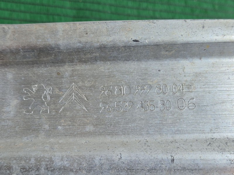 Recambio de refuerzo paragolpes trasero para peugeot 5008 (0u_, 0e_) 1.6 hdi referencia OEM IAM   