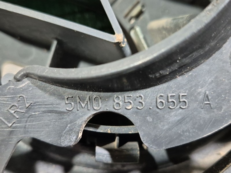 Recambio de rejilla delantera para volkswagen golf plus v (5m1, 521) 1.6 referencia OEM IAM 5M0853655A 5M0853651A 5M0853655A