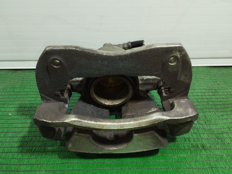 Recambio de pinza freno delantera derecha para toyota rav 4 iii (_a3_) 2.2 d (ala35_) referencia OEM IAM   