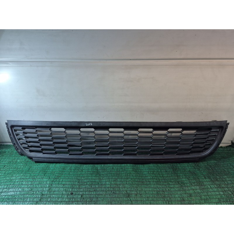 Recambio de rejilla paragolpes central para volkswagen polo v (6r1, 6c1) 1.2 referencia OEM IAM   