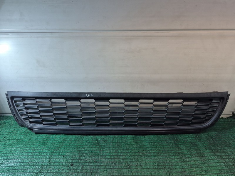 Recambio de rejilla paragolpes central para volkswagen polo v (6r1, 6c1) 1.2 referencia OEM IAM   