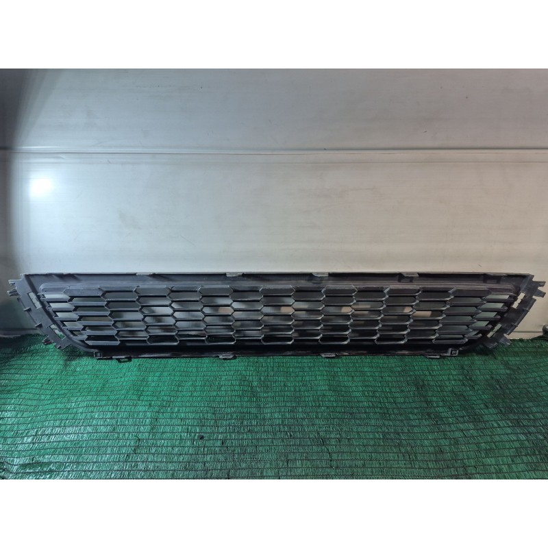 Recambio de rejilla paragolpes central para volkswagen polo v (6r1, 6c1) 1.2 referencia OEM IAM   