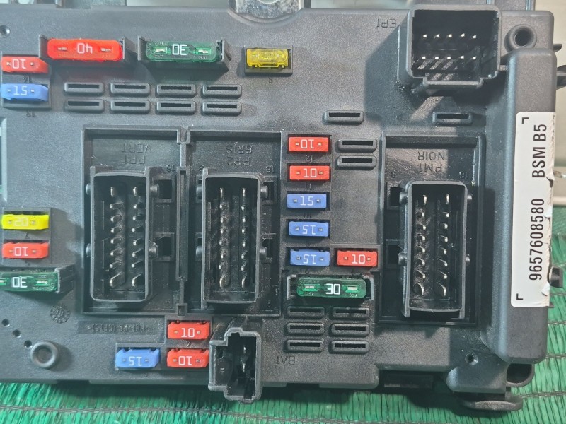 Recambio de caja reles / fusibles para peugeot 807 (eb_) 2.0 hdi referencia OEM IAM   