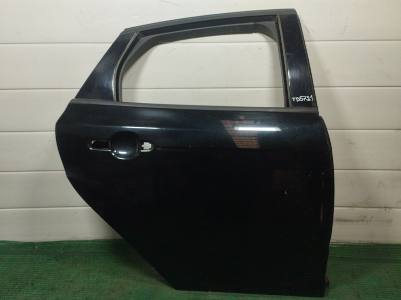 Recambio de puerta trasera derecha para ford focus iii 1.6 ti referencia OEM IAM   
