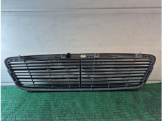 Recambio de rejilla delantera para mercedes-benz clase c (w203) c 220 cdi (203.006) referencia OEM IAM A2038800483 A2038800483 A 2