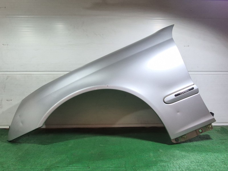 Recambio de aleta delantera izquierda para mercedes-benz clase c (w203) c 220 cdi (203.006) referencia OEM IAM   