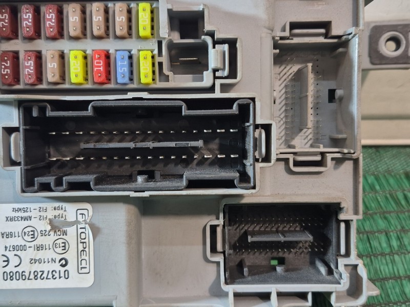 Recambio de caja reles / fusibles para peugeot bipper (aa_) 1.3 hdi 75 referencia OEM IAM   