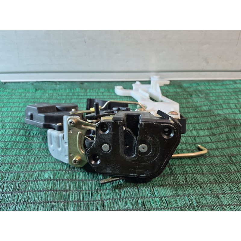 Recambio de cerradura puerta trasera derecha para hyundai santa fé i (sm) 2.0 crdi 4x4 referencia OEM IAM   