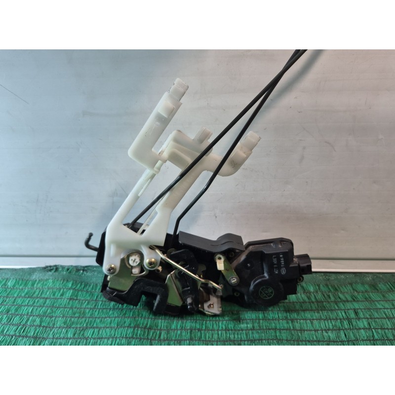 Recambio de cerradura puerta trasera izquierda para hyundai santa fé i (sm) 2.0 crdi 4x4 referencia OEM IAM   