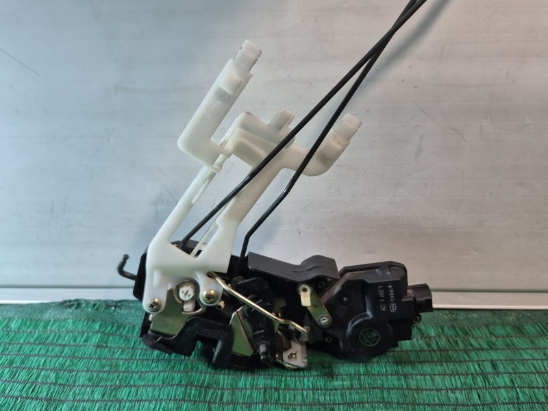 Recambio de cerradura puerta trasera izquierda para hyundai santa fé i (sm) 2.0 crdi 4x4 referencia OEM IAM   