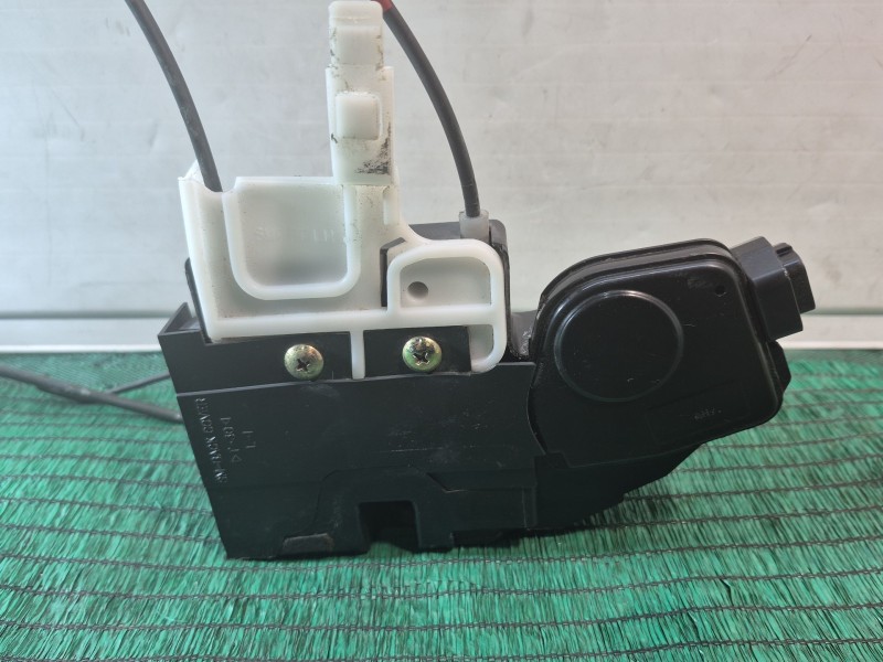 Recambio de cerradura puerta delantera izquierda para hyundai santa fé i (sm) 2.0 crdi 4x4 referencia OEM IAM   