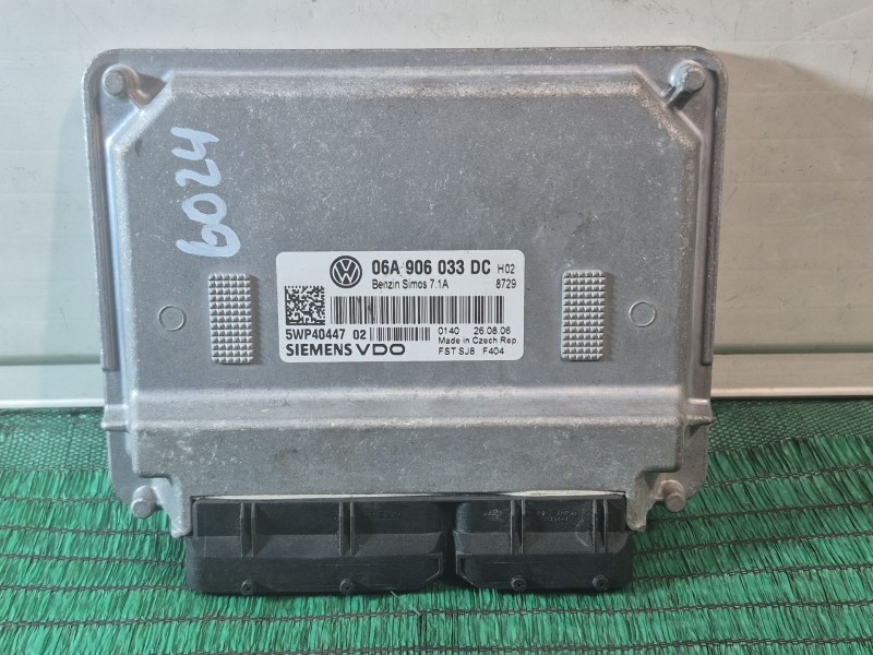 Recambio de centralita motor uce para volkswagen golf plus v (5m1, 521) 1.6 referencia OEM IAM   