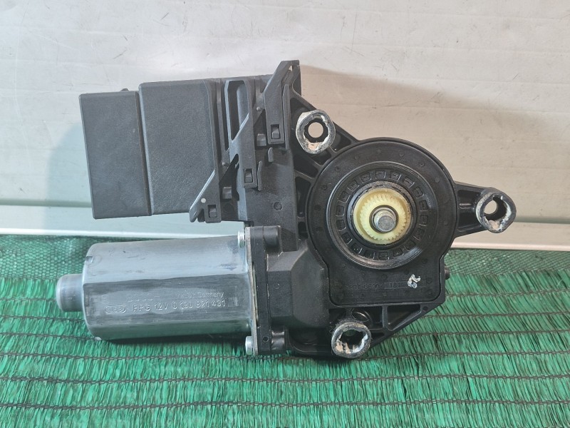 Recambio de motor elevalunas trasero izquierdo para volkswagen golf plus v (5m1, 521) 1.6 referencia OEM IAM 1K0959703K 5M083940