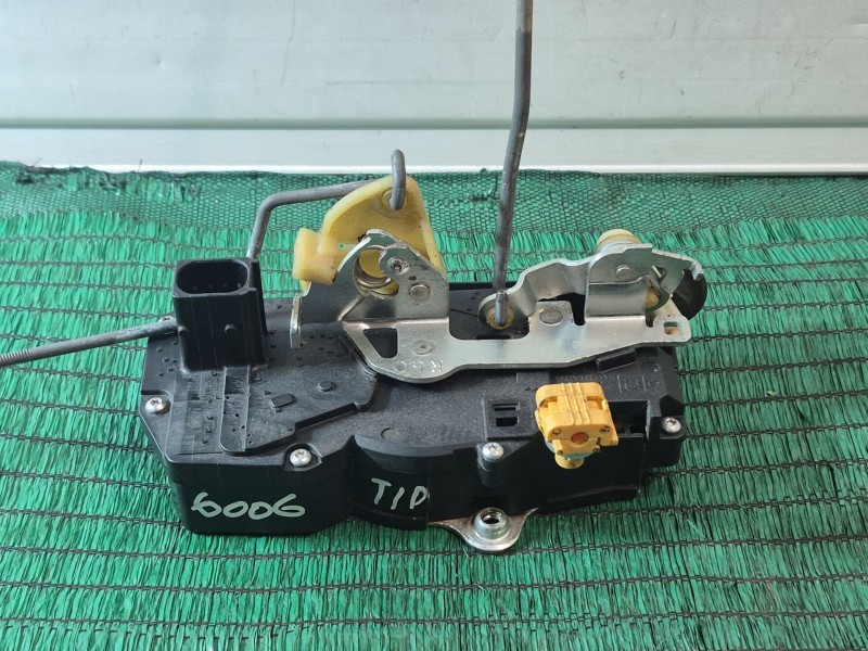 Recambio de cerradura puerta trasera derecha para cadillac cts 3.0 referencia OEM IAM   