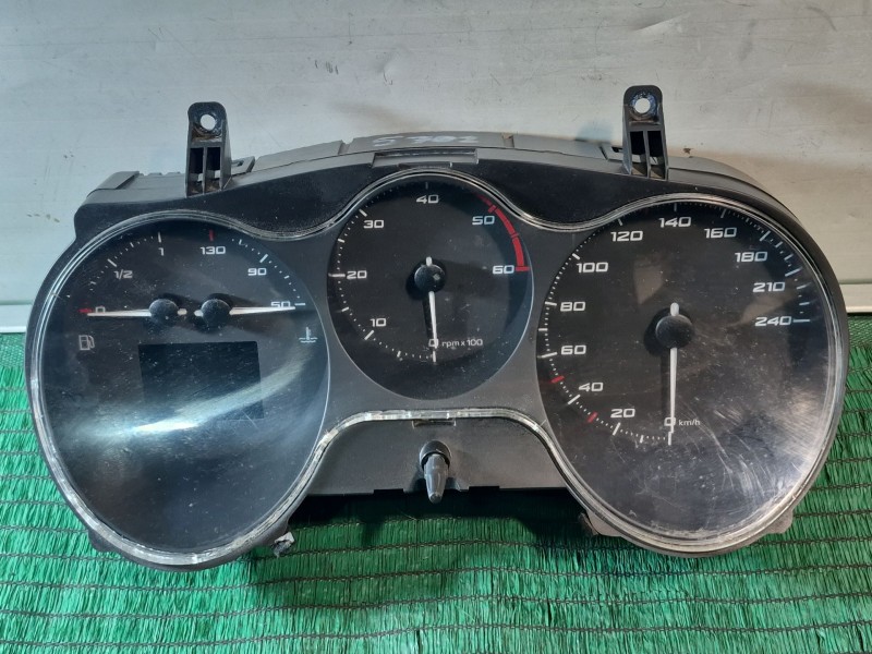 Recambio de cuadro instrumentos para seat leon (1p1) 1.6 tdi referencia OEM IAM   