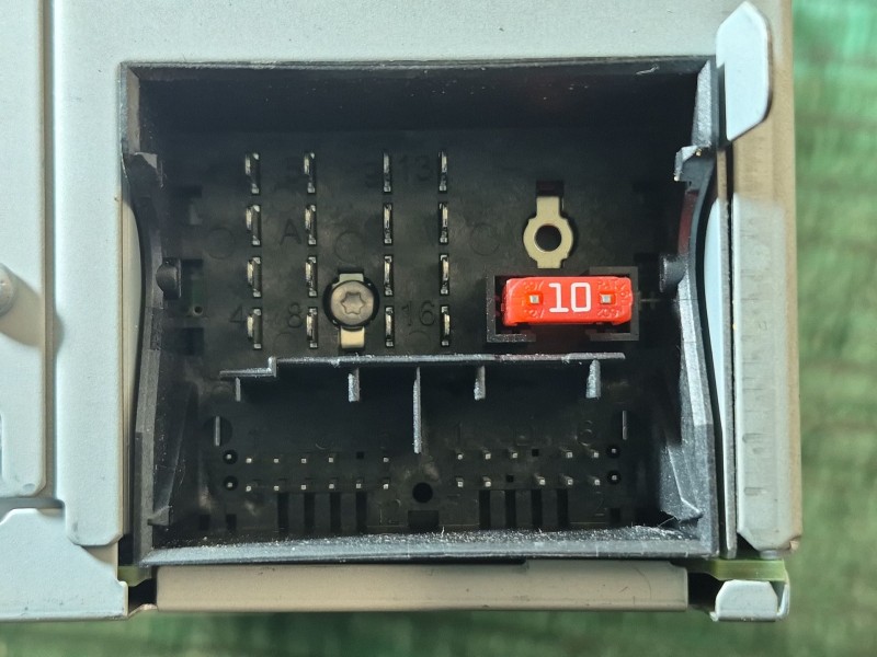 Recambio de sistema audio / radio cd para volkswagen golf vi (5k1) rabbit referencia OEM IAM   