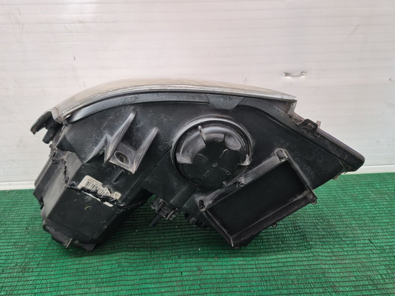 Recambio de faro derecho para cadillac cts 3.0 referencia OEM IAM   