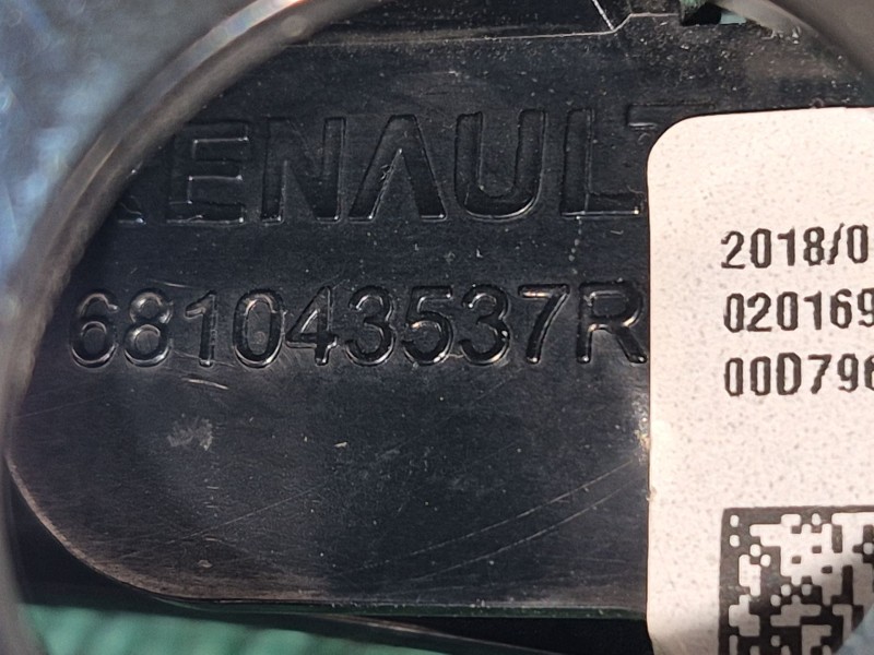 Recambio de moldura para renault clio iv (bh_) 0.9 tce 90 referencia OEM IAM 681043537R 682607336R 681043537R