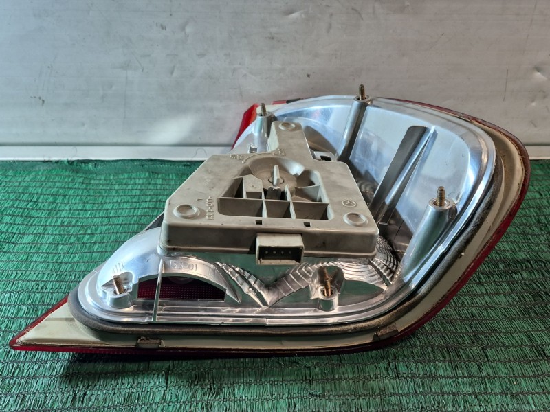 Recambio de piloto trasero derecho para mercedes-benz clase c (w202) c 180 (202.018) referencia OEM IAM   