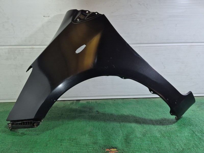 Recambio de aleta delantera izquierda para toyota yaris (_p9_) 1.4 d-4d (nlp90_) referencia OEM IAM   