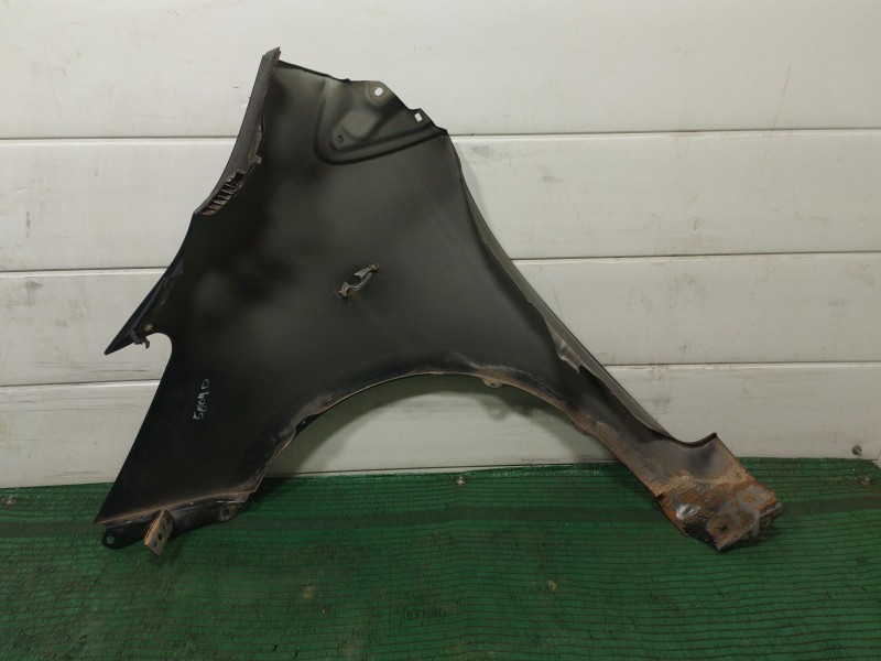 Recambio de aleta delantera derecha para toyota yaris (_p9_) 1.4 d-4d (nlp90_) referencia OEM IAM   