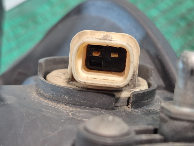 Recambio de faro derecho para chevrolet captiva (c100, c140) 2.0 d 4wd referencia OEM IAM 00015548 00015548 00015548