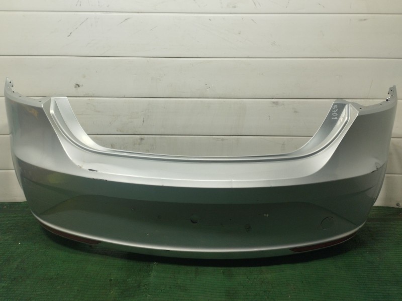 Recambio de paragolpes trasero para seat leon (1p1) 1.6 tdi referencia OEM IAM   