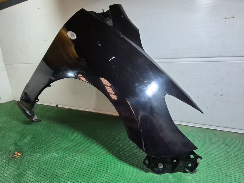 Recambio de aleta delantera derecha para mazda 5 (cr) 2.0 cd (cr19) referencia OEM IAM   