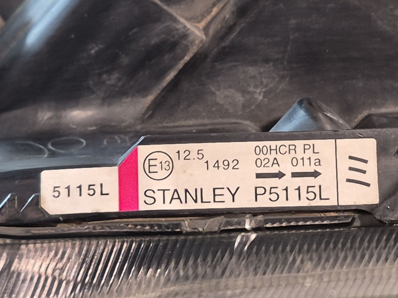 Recambio de faro derecho para mazda 5 (cr) 2.0 cd (cr19) referencia OEM IAM   