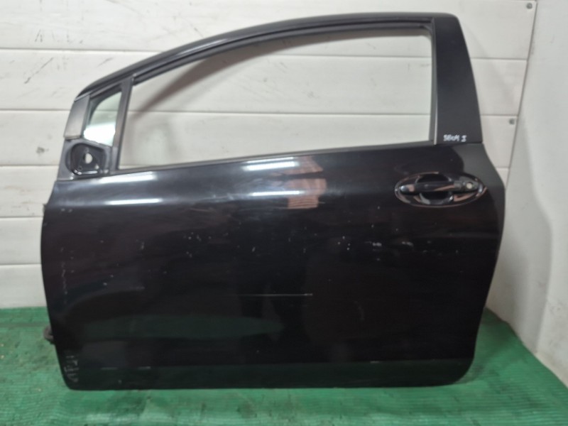 Recambio de puerta delantera izquierda para toyota yaris (_p9_) 1.4 d-4d (nlp90_) referencia OEM IAM   