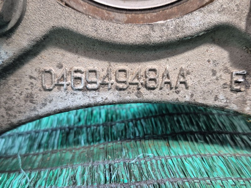 Recambio de mangueta delantera derecha para chrysler grand voyager limited referencia OEM IAM 04694948AA 04694948AA 04694948AA