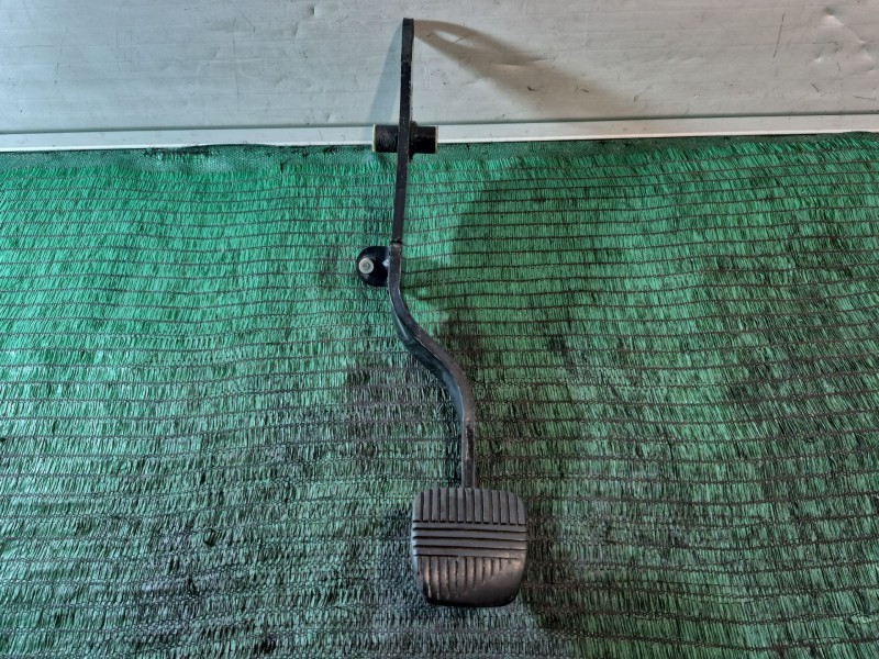 Recambio de pedal freno para nissan cabstar 09.06 2.5 diesel referencia OEM IAM   