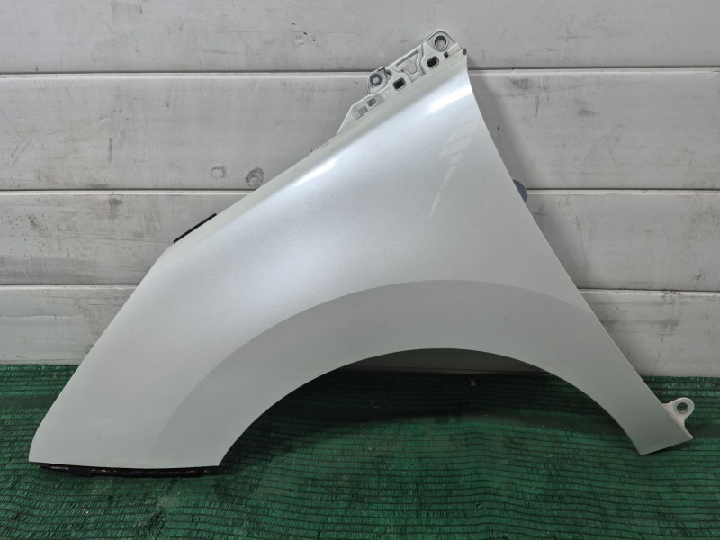 Recambio de aleta delantera izquierda para peugeot 5008 (0u_, 0e_) 1.6 hdi referencia OEM IAM   