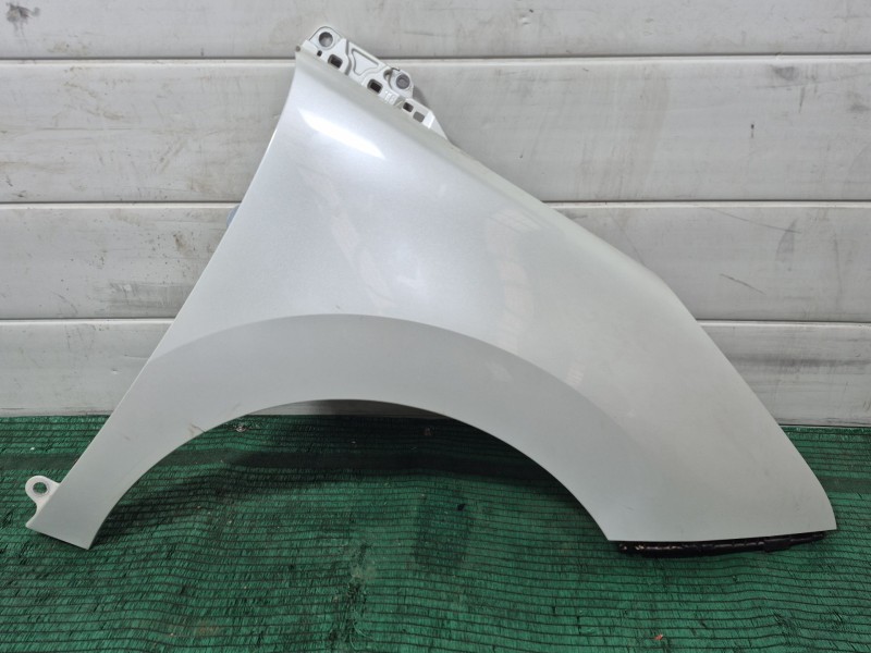 Recambio de aleta delantera derecha para peugeot 5008 (0u_, 0e_) 1.6 hdi referencia OEM IAM   