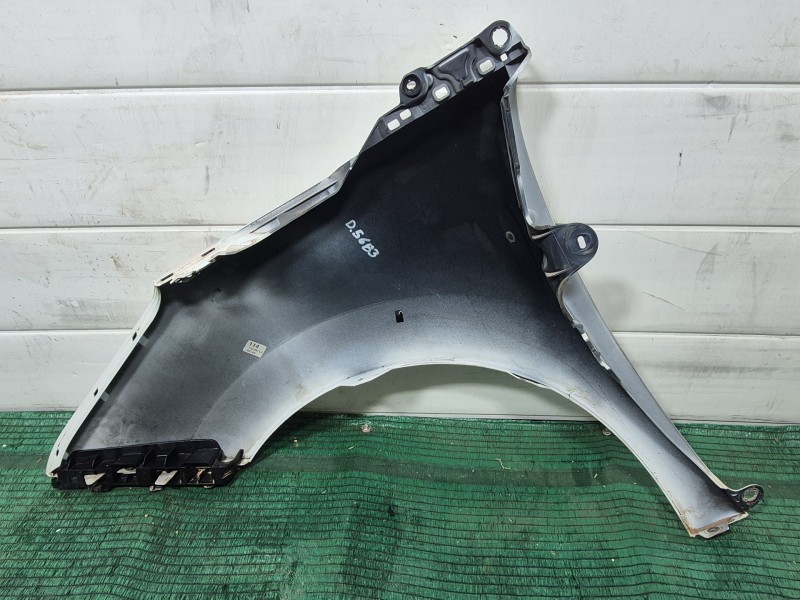 Recambio de aleta delantera derecha para peugeot 5008 (0u_, 0e_) 1.6 hdi referencia OEM IAM   