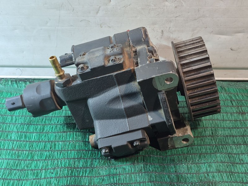 Recambio de bomba inyeccion para renault scenic ii referencia OEM IAM 5WS40153 A2C20000754 8200430599