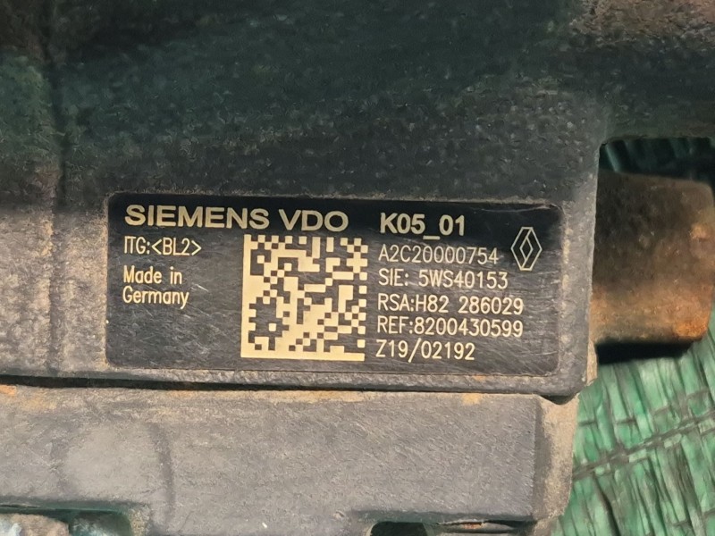 Recambio de bomba inyeccion para renault scenic ii referencia OEM IAM 5WS40153 A2C20000754 8200430599
