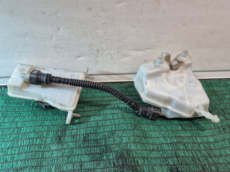 Recambio de bomba freno para peugeot 308 referencia OEM IAM 9807651580 03350890841 03350890841