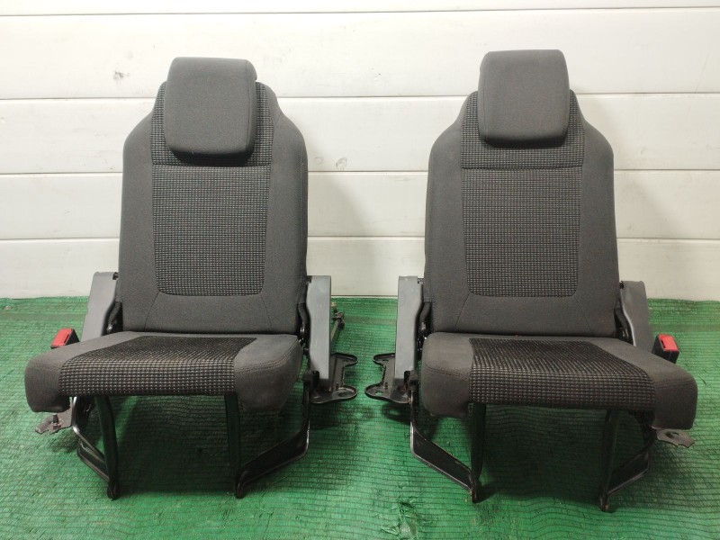Recambio de asientos tercera fila para peugeot 5008 (0u_, 0e_) 1.6 hdi referencia OEM IAM   
