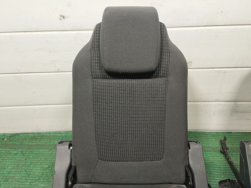 Recambio de asientos tercera fila para peugeot 5008 (0u_, 0e_) 1.6 hdi referencia OEM IAM   