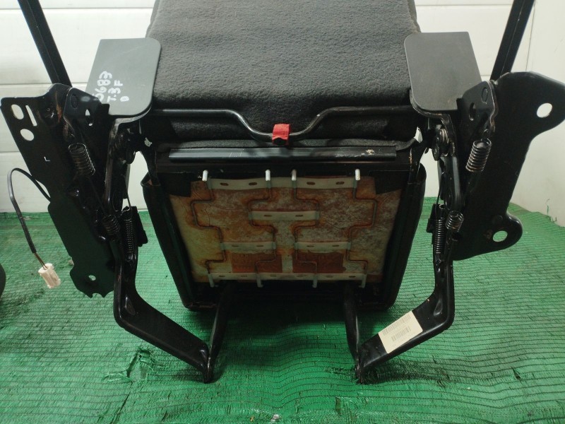 Recambio de asientos tercera fila para peugeot 5008 (0u_, 0e_) 1.6 hdi referencia OEM IAM   