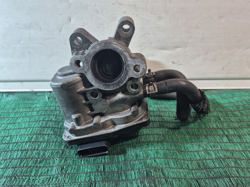 Recambio de valvula egr para nissan cabstar 09.06 2.5 diesel referencia OEM IAM   