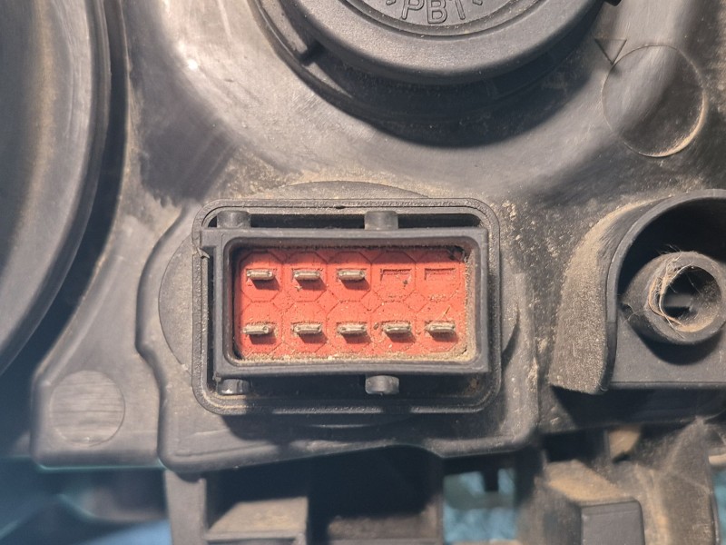 Recambio de faro derecho para saab 9-3 berlina referencia OEM IAM   