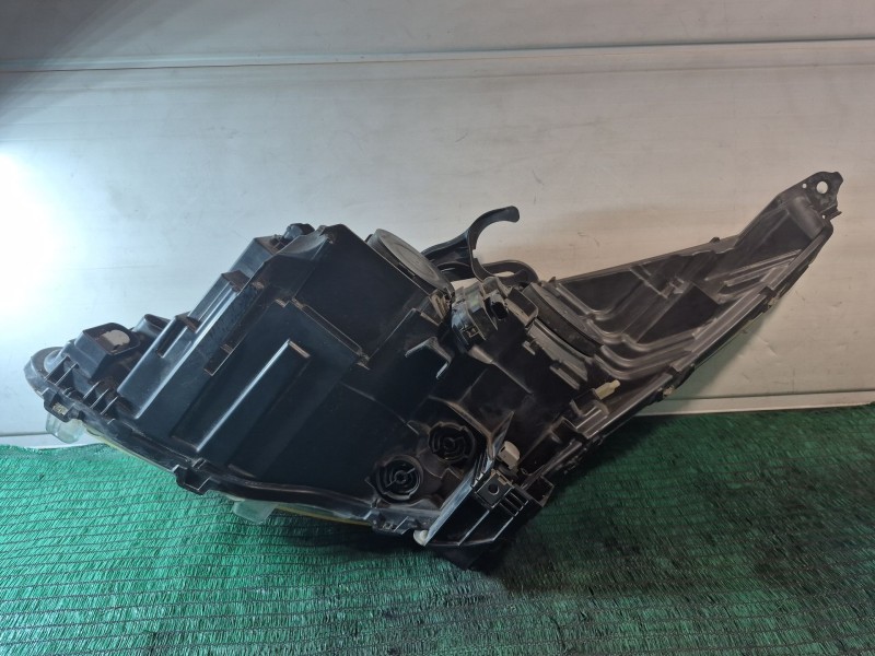 Recambio de faro derecho para peugeot 5008 (0u_, 0e_) 1.6 hdi referencia OEM IAM 89903105 9682519080 9682519080